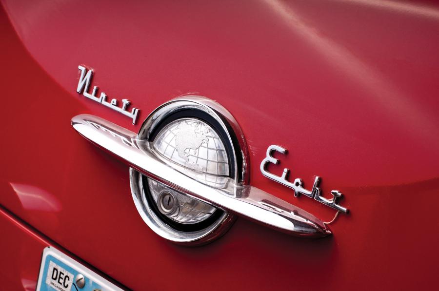  Oldsmobile 98 Convertible 1953 года  (фото 6 из 26)
